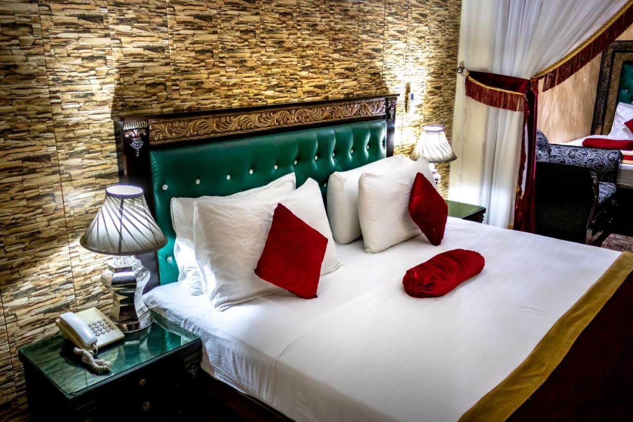 Rose Palace Hotel, Garden Town Lahore Esterno foto